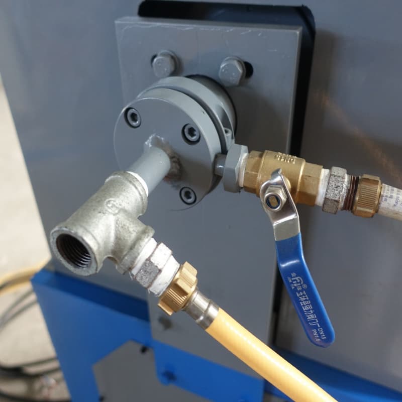 Máquina de encogimiento especial de tubo de calentamiento de canal caliente Máquina de densificación y conformación de precisión de tubo elíptico rectangular cuadrado tipo martillo
